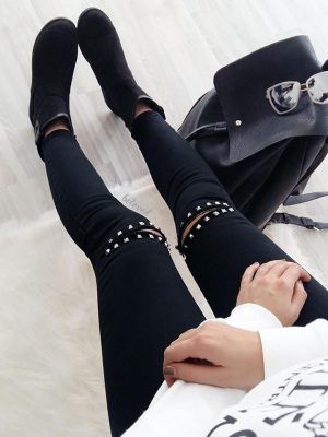 BLACK KNEE STUDS RIPPED JEANS 2