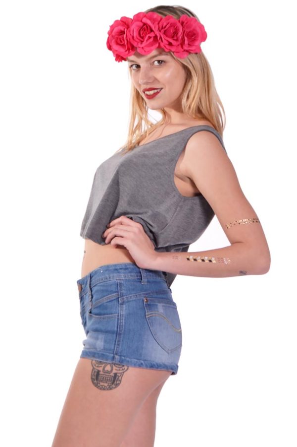 Denim σορτάκι με ξεβάμματα
