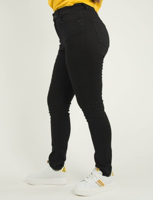 Γυναικείο μαύρο τζιν παντελόνι Plus Size Super Strech