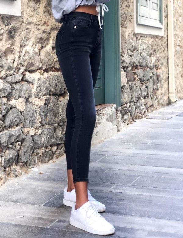Γυναικείο μαύρο ψηλόμεσο τζιν με ξέβαμμα