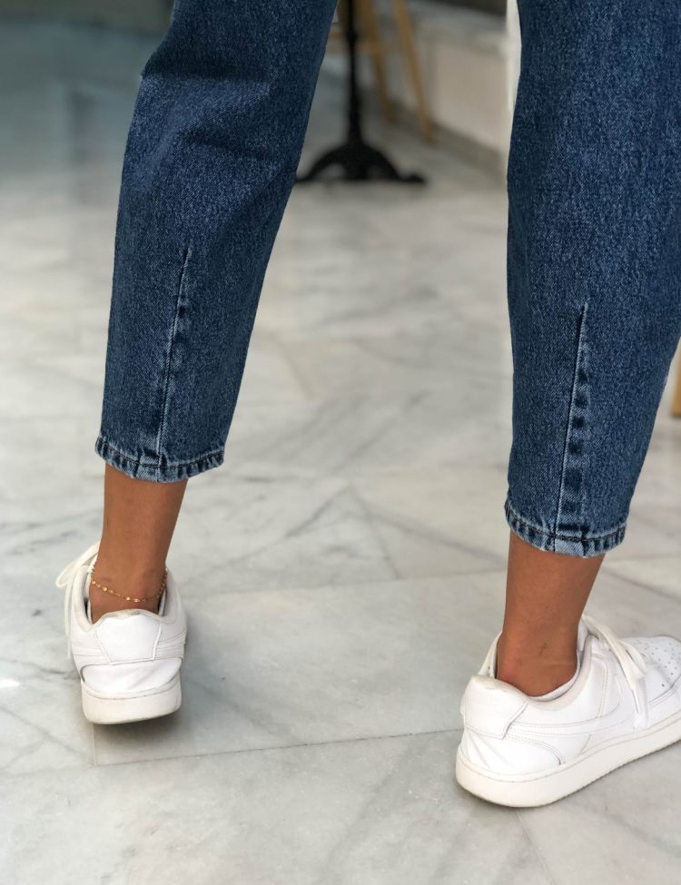 Γυναικείο μπλε τζιν Mom Fit με τσέπες 2