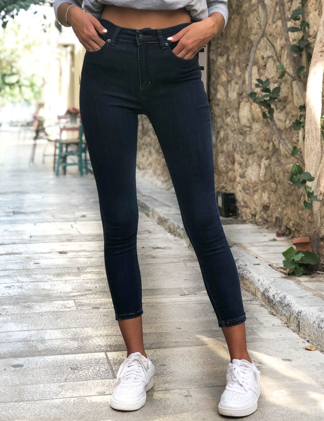 Γυναικείο μπλέ σκούρο τζιν σωλήνας LY2574 Γυναικείο μπλέ σκούρο τζιν σωλήνας LY2574