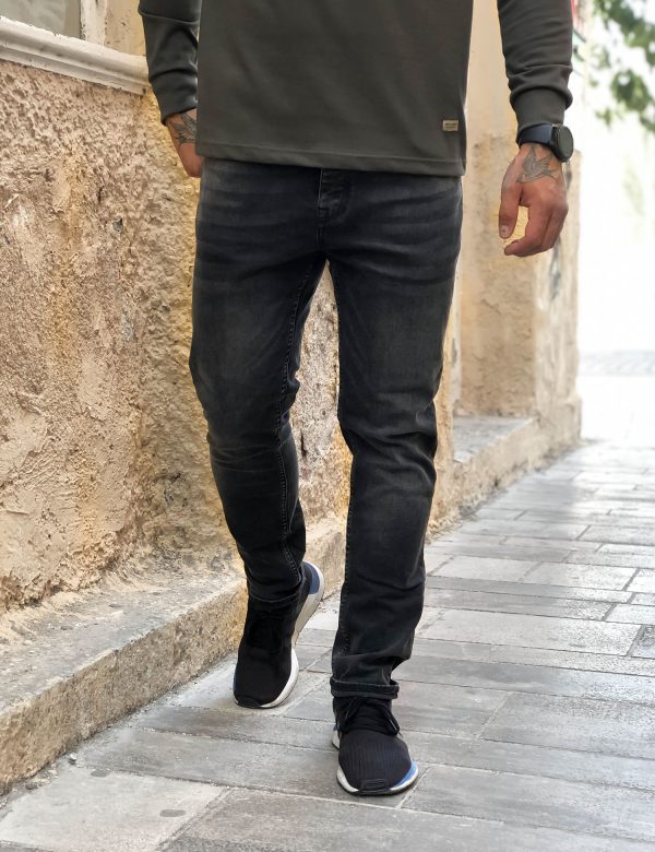 Ανδρικό ανθρακί τζιν παντελόνι με ξέβαμμα GB4365