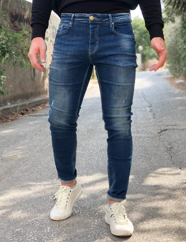 Ανδρικό μπλε τζιν με ξεβάμματα και φθορές