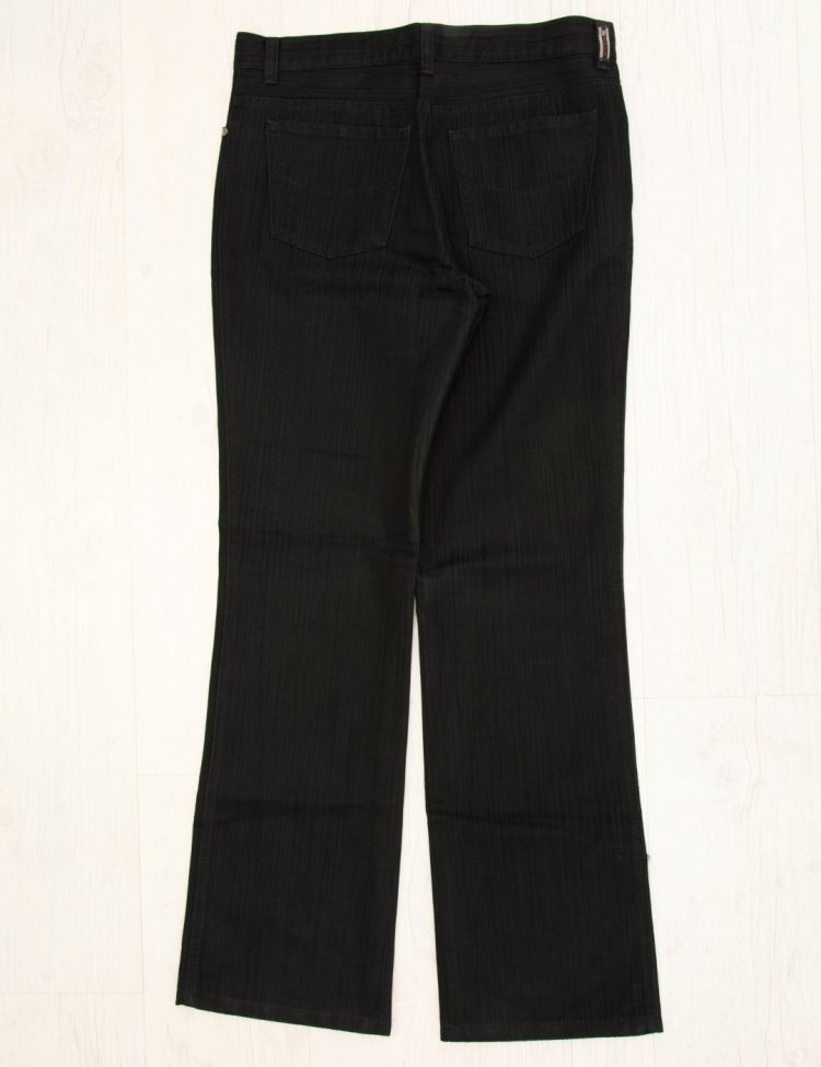 Aνδρικό μαύρο υφασμάτινο παντελόνι με λεπτή ρίγα 1