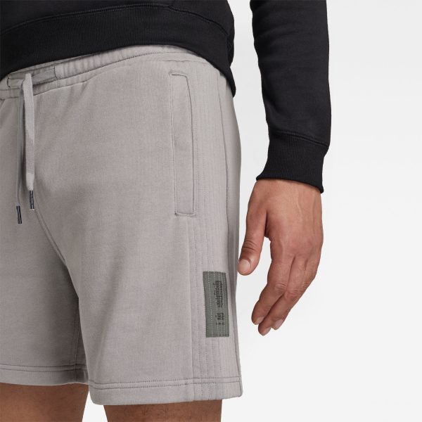 g-star-raw-stitch-panel-sweat-shorts-grey-detail-shot Ανδρική βερμούδα G-Star RAW Stitch Panel Sweat Shorts | Αυθεντικό
