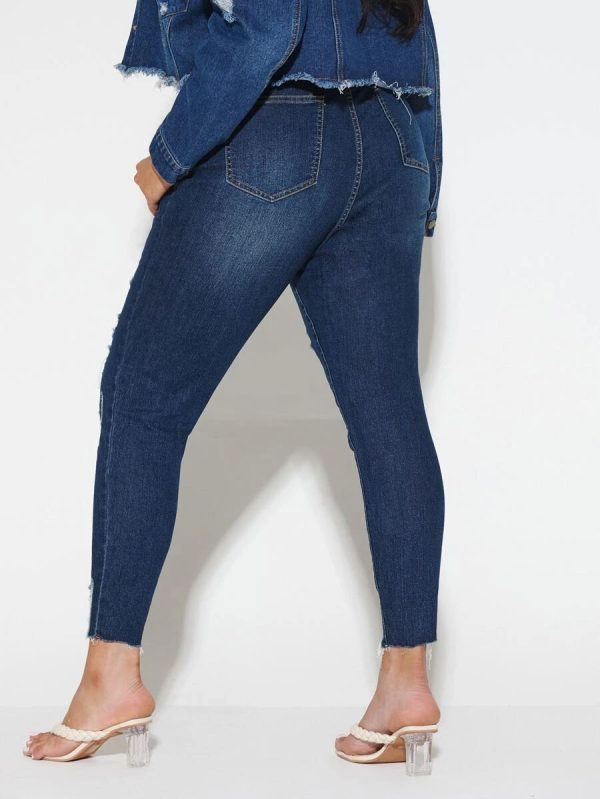 Μπλε σκούρο τζιν με σκισίματα