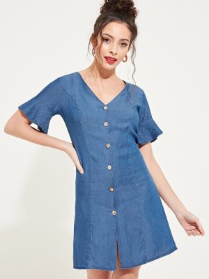 Όμορφο κοντό φόρεμα τζιν με κουμπιά