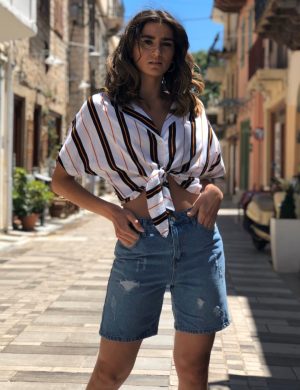 Γυναικεία μπλε τζιν βερμούδα με σκισίματα Γυναικεία μπλε τζιν βερμούδα με σκισίματα