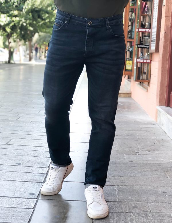 Ανδρικό σκούρο μπλε τζιν παντελόνι με ξέβαμμα