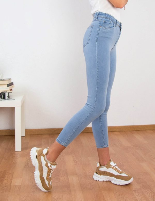 Γυναικείο χλώριο τζιν παντελόνι ελαστικό