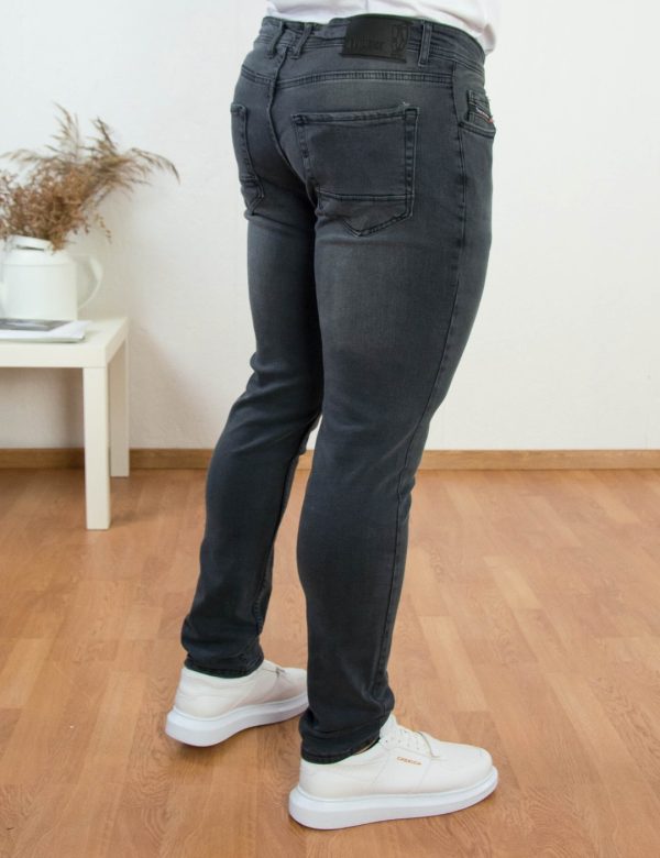 Ανδρικό ανθρακί τζιν παντελόνι με ελαφρύ ξέβαμμα
