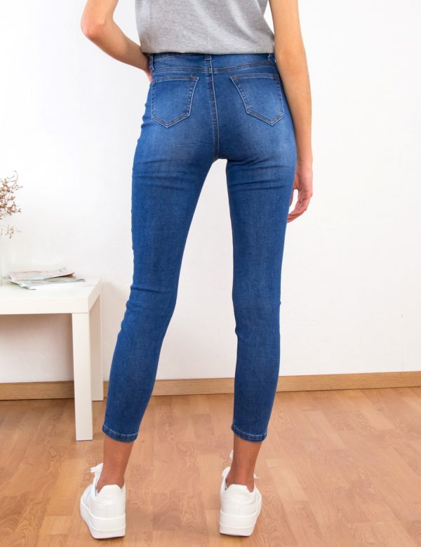 Γυναικείο μπλε τζιν παντελόνι με σκίσιμο