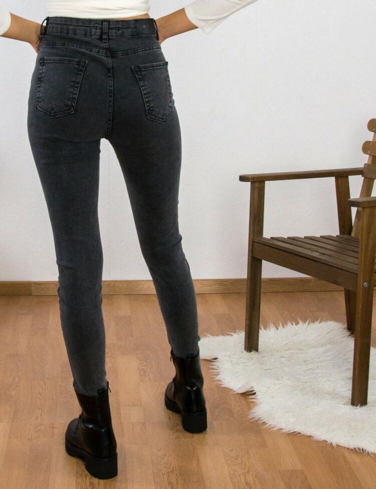 Γυναικείο μαύρο τζιν παντελόνι σωλήνας Plus Size ελαστικό 1