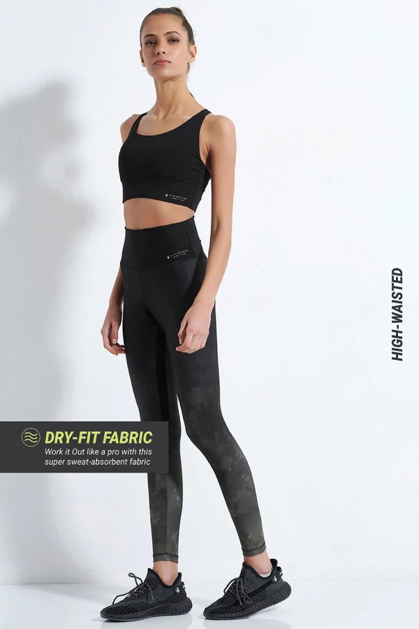 ΨΗΛΟΜΕΣΟ ΑΘΛΗΤΙΚΟ DRY-FIT ΚΟΛΑΝ ΜΕ ΤΥΠΩΜΑΤΑ - ΜΑΥΡΟ