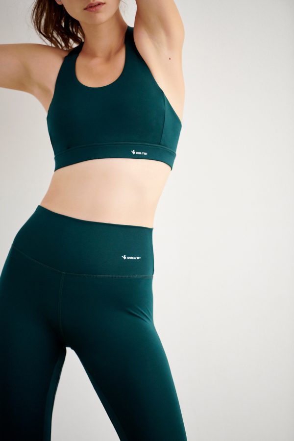 ΜΟΝΟΧΡΩΜΟ ΨΗΛΟΜΕΣΟ ΚΟΛΑΝ ΓΥΜΝΑΣΤΙΚΗΣ DRY-FIT - ΣΚΟΥΡΟ ΣΜΑΡΑΓΔΙ