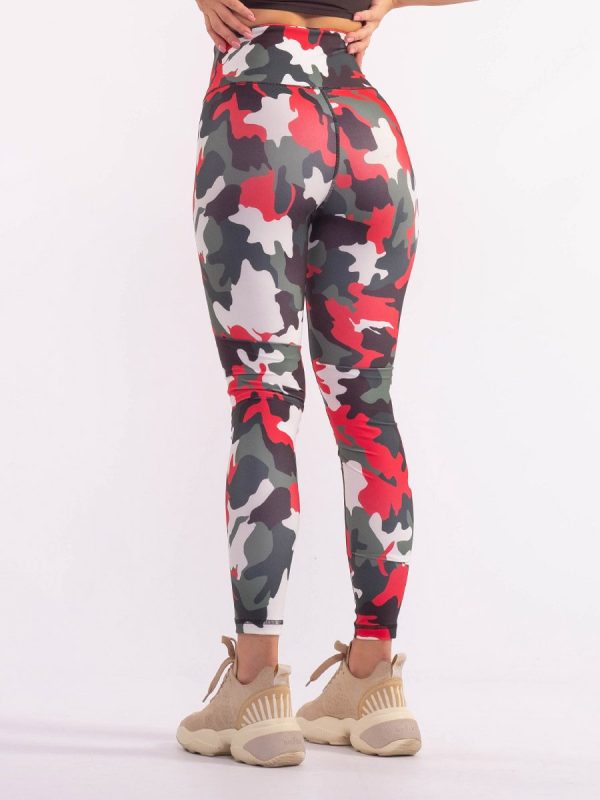 Army Multicolor Ψηλόμεσο pushup κολάν σύσφιξης με συνδυασμό χρωμάτων Διαθέτει: Εξαιρετικά εφαρμοστή γραμμή Ελαστική φαρδιά μέση Σατινέ τελείωμα Σύνθεση 88% Polyester, 12% Elastane Το μοντέλο φοράει S *Το προϊόν έχει στενή γραμμή.
