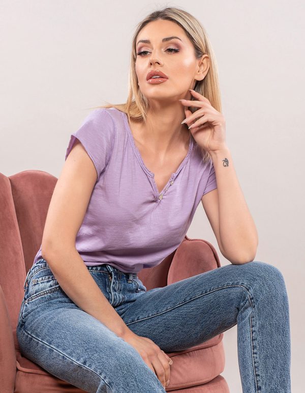 Mom-fit τζιν σε ξεθωριασμένο denim