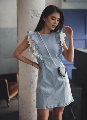 Mini jean φόρεμα με δαντέλα στο μανίκι & τσαντάκι - Μπλε Mini jean φόρεμα με δαντέλα στο μανίκι & τσαντάκι - Μπλε